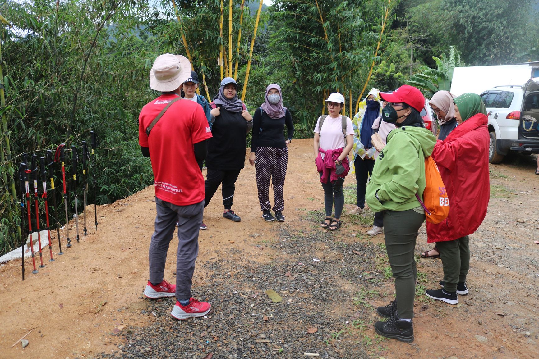 Bukit Ilalang Sentul, Rute Favorit Pecinta Hiking dari Susukan, Jakarta